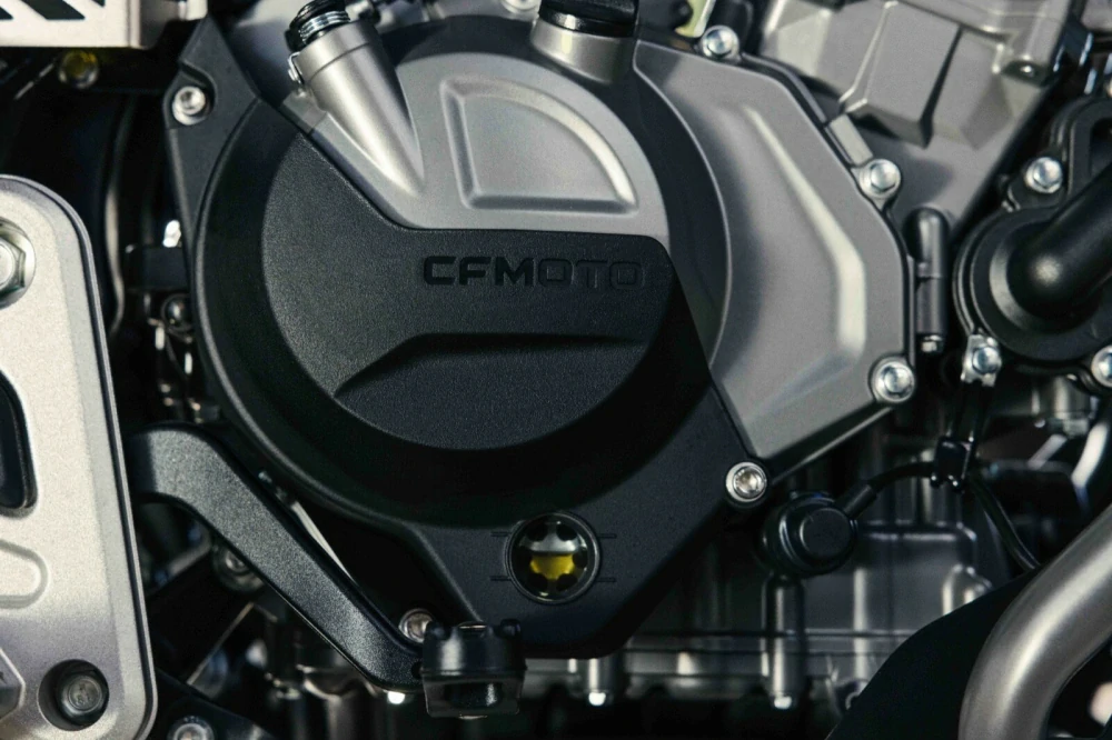 450MT Bočné kryty motora