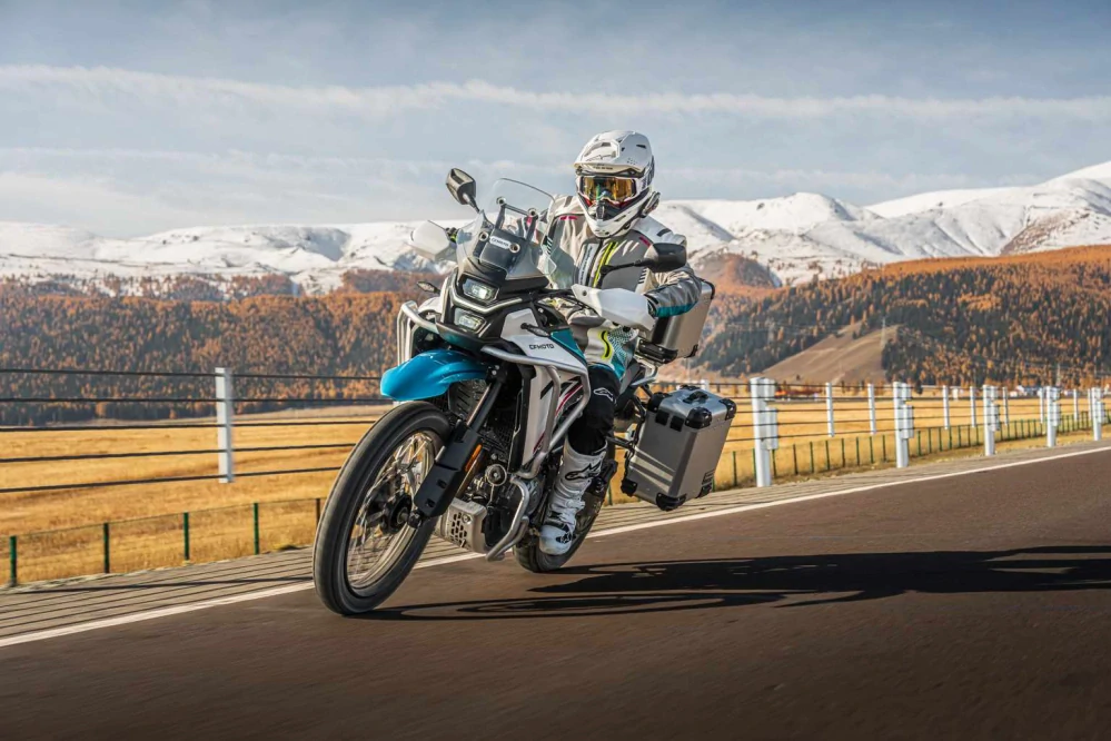 CFMOTO 450MT-R