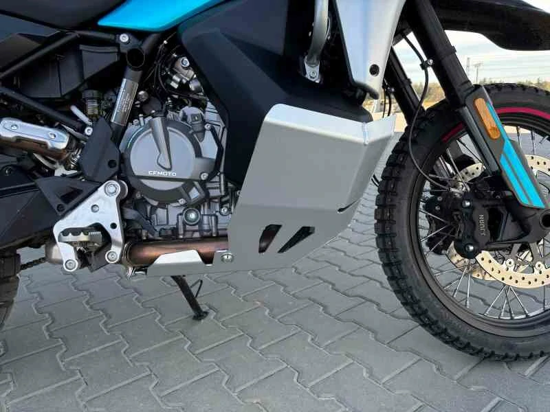 Spodný kryt motora a nádrží